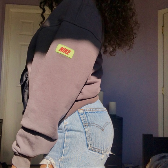 Nike Quest Fleece Long-Sleeve Crew - Picture 5 of 5